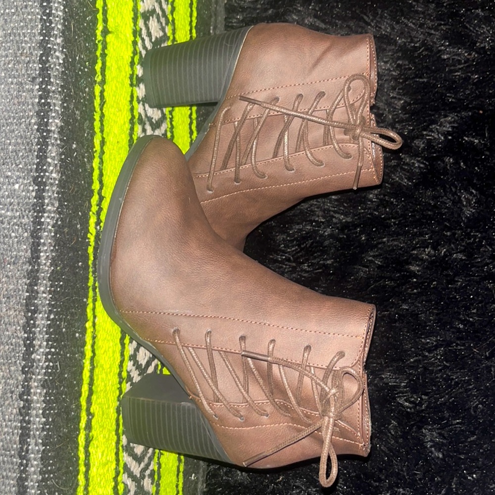 Dream Pairs Toetos Faux Leather Women’s Brown Ankle Boots Size 8